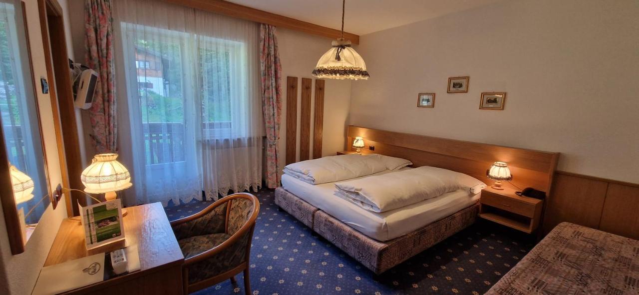 Hotel Roy Мальга-Чапела Екстер'єр фото