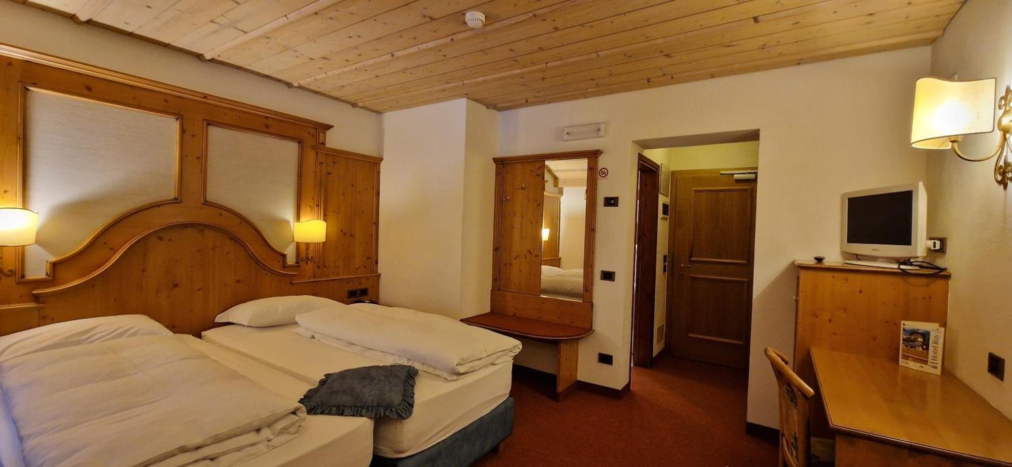 Hotel Roy Мальга-Чапела Екстер'єр фото