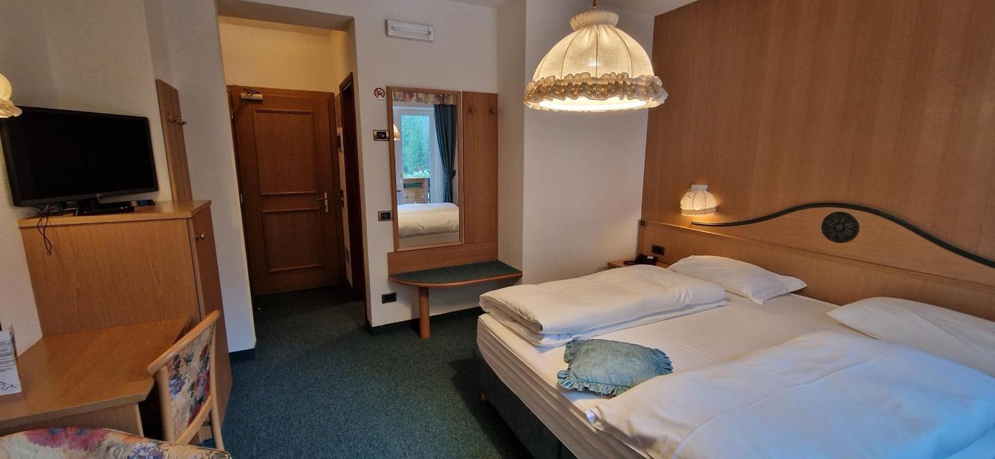 Hotel Roy Мальга-Чапела Екстер'єр фото