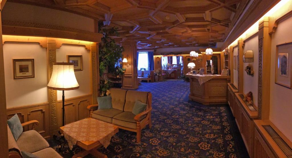 Hotel Roy Мальга-Чапела Екстер'єр фото